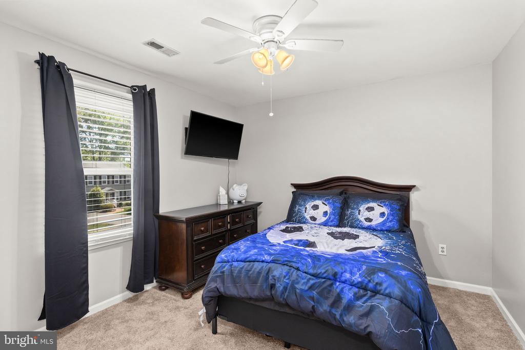 5313 LEAVELLS CROSSING DR, FREDERICKSBURG, Virginia 22407, 4 Bedrooms Bedrooms, ,2 BathroomsBathrooms,Residential,5313 LEAVELLS CROSSING DR,VASP2041098 MLS # VASP2041098