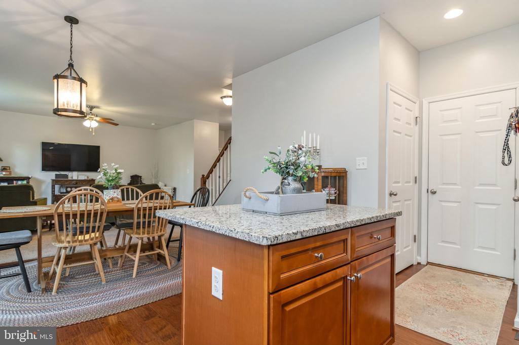 2913 LAKEVIEW PKWY, LOCUST GROVE, Virginia 22508, 4 Bedrooms Bedrooms, ,2 BathroomsBathrooms,Residential,2913 LAKEVIEW PKWY,VAOR2013832 MLS # VAOR2013832