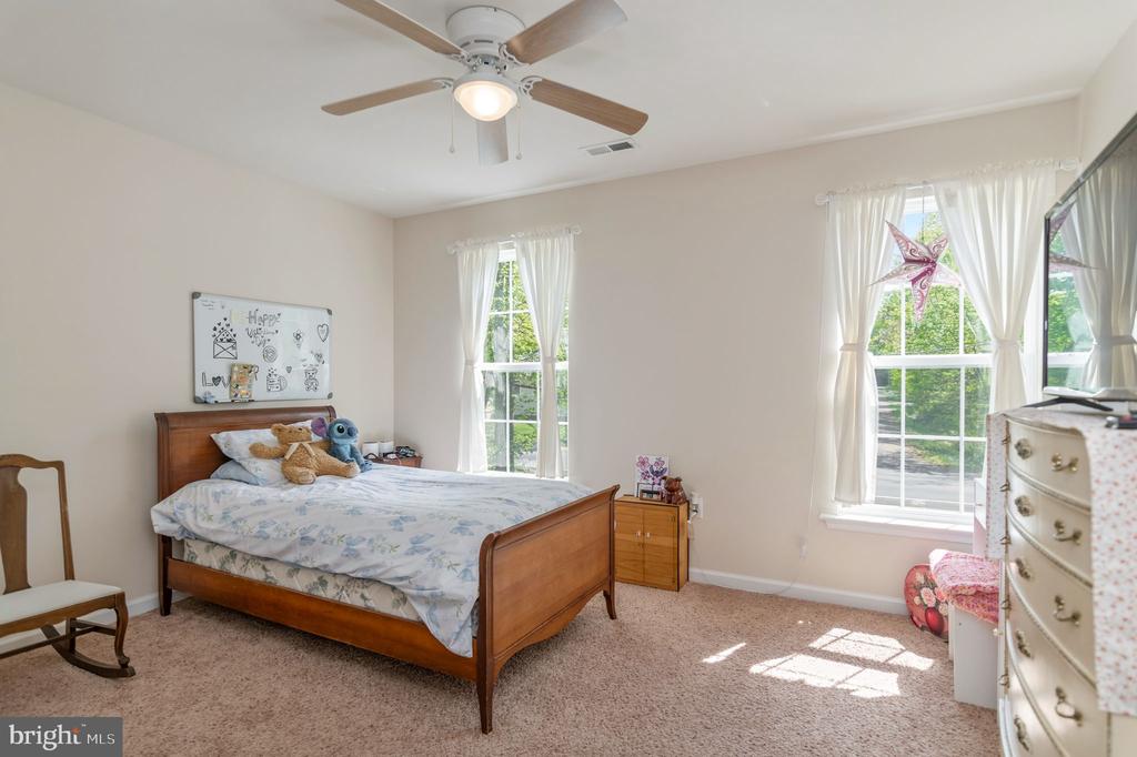 2913 LAKEVIEW PKWY, LOCUST GROVE, Virginia 22508, 4 Bedrooms Bedrooms, ,2 BathroomsBathrooms,Residential,2913 LAKEVIEW PKWY,VAOR2013832 MLS # VAOR2013832