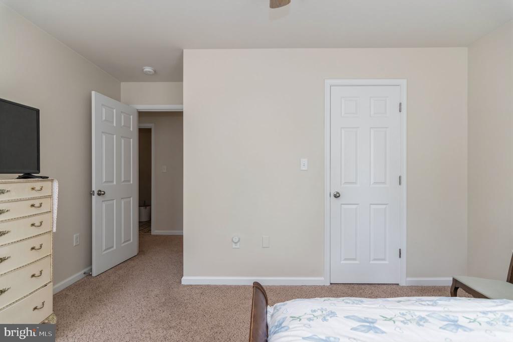 2913 LAKEVIEW PKWY, LOCUST GROVE, Virginia 22508, 4 Bedrooms Bedrooms, ,2 BathroomsBathrooms,Residential,2913 LAKEVIEW PKWY,VAOR2013832 MLS # VAOR2013832