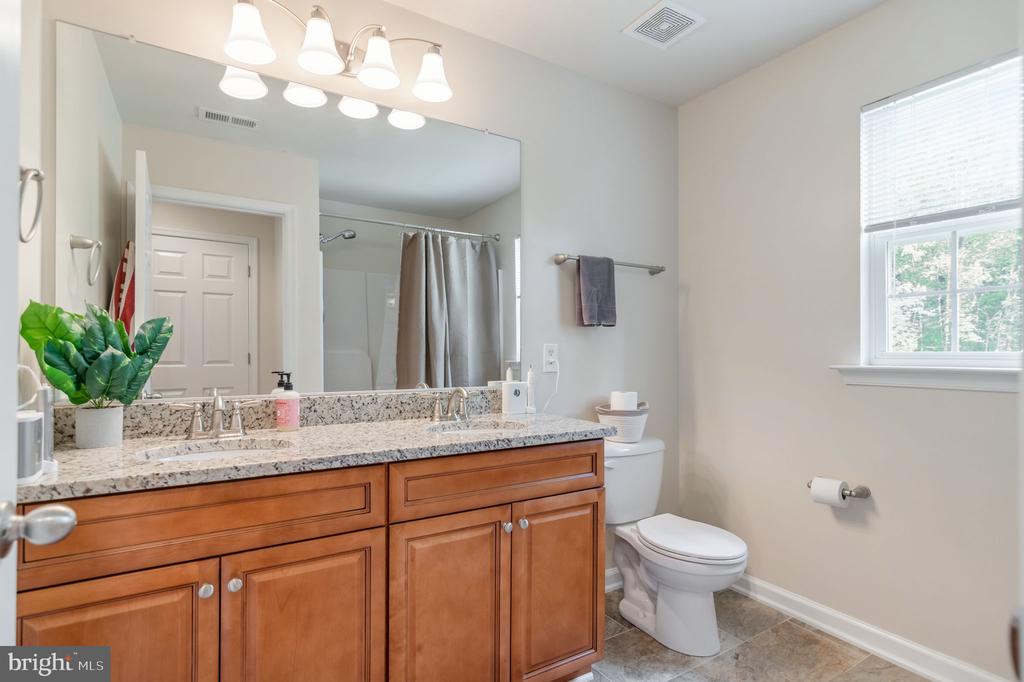 2913 LAKEVIEW PKWY, LOCUST GROVE, Virginia 22508, 4 Bedrooms Bedrooms, ,2 BathroomsBathrooms,Residential,2913 LAKEVIEW PKWY,VAOR2013832 MLS # VAOR2013832