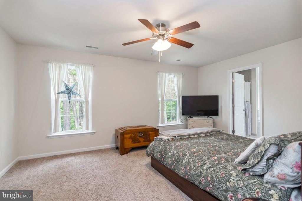 2913 LAKEVIEW PKWY, LOCUST GROVE, Virginia 22508, 4 Bedrooms Bedrooms, ,2 BathroomsBathrooms,Residential,2913 LAKEVIEW PKWY,VAOR2013832 MLS # VAOR2013832