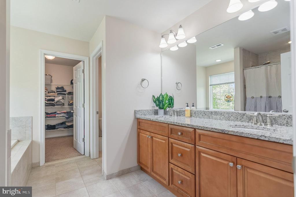 2913 LAKEVIEW PKWY, LOCUST GROVE, Virginia 22508, 4 Bedrooms Bedrooms, ,2 BathroomsBathrooms,Residential,2913 LAKEVIEW PKWY,VAOR2013832 MLS # VAOR2013832