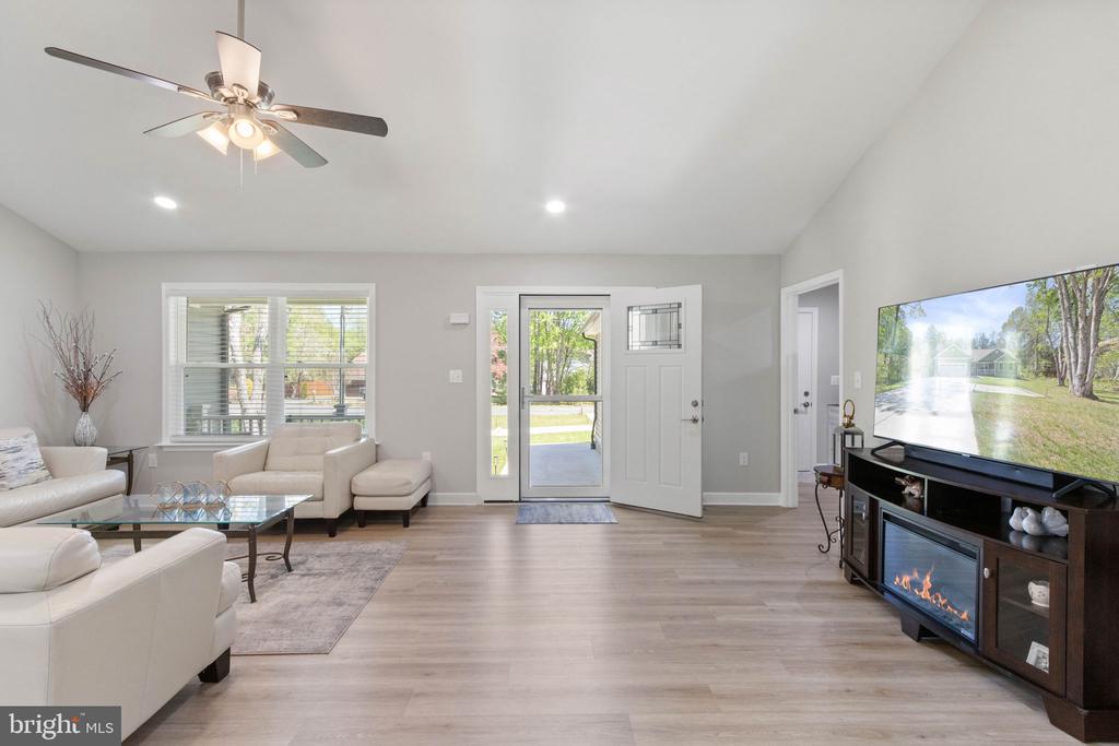 1906 LAKEVIEW PKWY, LOCUST GROVE, Virginia 22508, 3 Bedrooms Bedrooms, ,2 BathroomsBathrooms,Residential,1906 LAKEVIEW PKWY,VAOR2013918 MLS # VAOR2013918