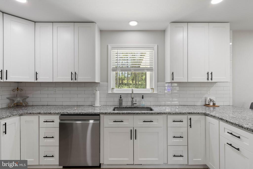 1906 LAKEVIEW PKWY, LOCUST GROVE, Virginia 22508, 3 Bedrooms Bedrooms, ,2 BathroomsBathrooms,Residential,1906 LAKEVIEW PKWY,VAOR2013918 MLS # VAOR2013918