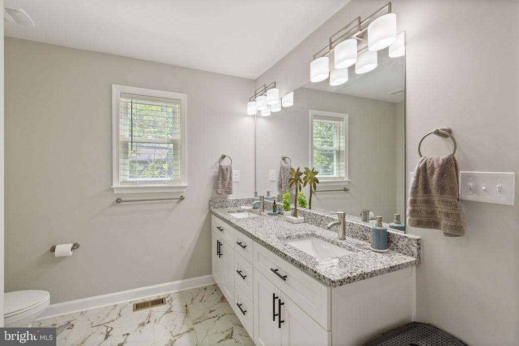 1906 LAKEVIEW PKWY, LOCUST GROVE, Virginia 22508, 3 Bedrooms Bedrooms, ,2 BathroomsBathrooms,Residential,1906 LAKEVIEW PKWY,VAOR2013918 MLS # VAOR2013918