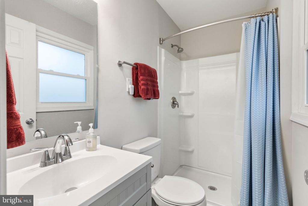 813 SHERWOOD LN, FREDERICKSBURG, Virginia 22407, 3 Bedrooms Bedrooms, ,2 BathroomsBathrooms,Residential,813 SHERWOOD LN,VASP2037652 MLS # VASP2037652