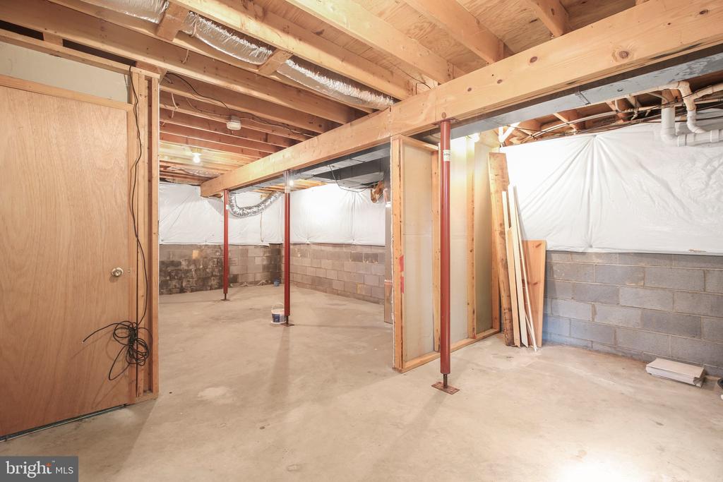 10934 DEERFIELD DR, FREDERICKSBURG, Virginia 22407, 3 Bedrooms Bedrooms, ,2 BathroomsBathrooms,Residential,10934 DEERFIELD DR,VASP2041004 MLS # VASP2041004