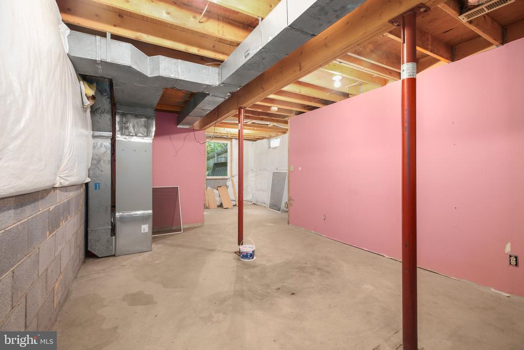 10934 DEERFIELD DR, FREDERICKSBURG, Virginia 22407, 3 Bedrooms Bedrooms, ,2 BathroomsBathrooms,Residential,10934 DEERFIELD DR,VASP2041004 MLS # VASP2041004