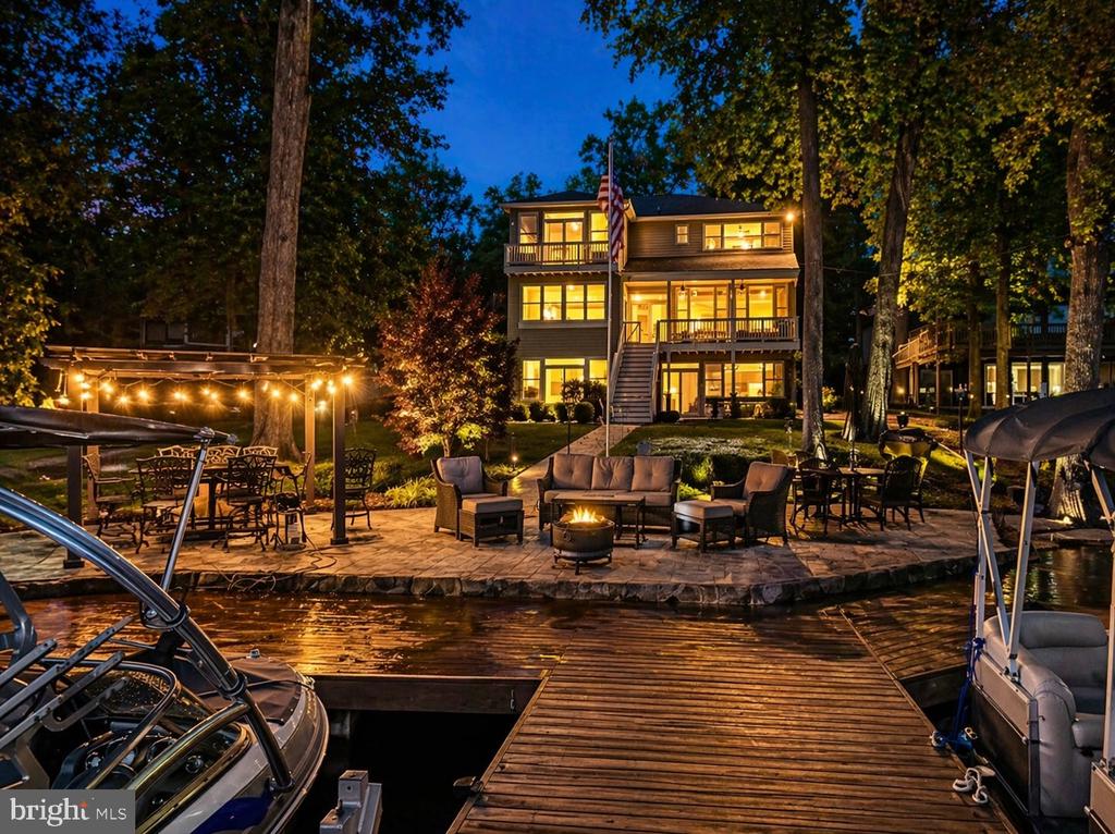 614 CORNWALLIS AVE, LOCUST GROVE, Virginia 22508, 6 Bedrooms Bedrooms, ,5 BathroomsBathrooms,Residential,614 CORNWALLIS AVE,VAOR2013926 MLS # VAOR2013926