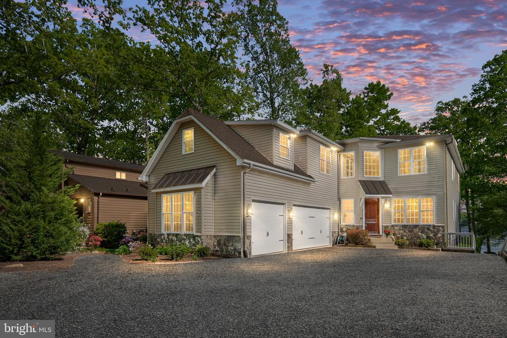 614 CORNWALLIS AVE, LOCUST GROVE, Virginia 22508, 6 Bedrooms Bedrooms, ,5 BathroomsBathrooms,Residential,614 CORNWALLIS AVE,VAOR2013926 MLS # VAOR2013926