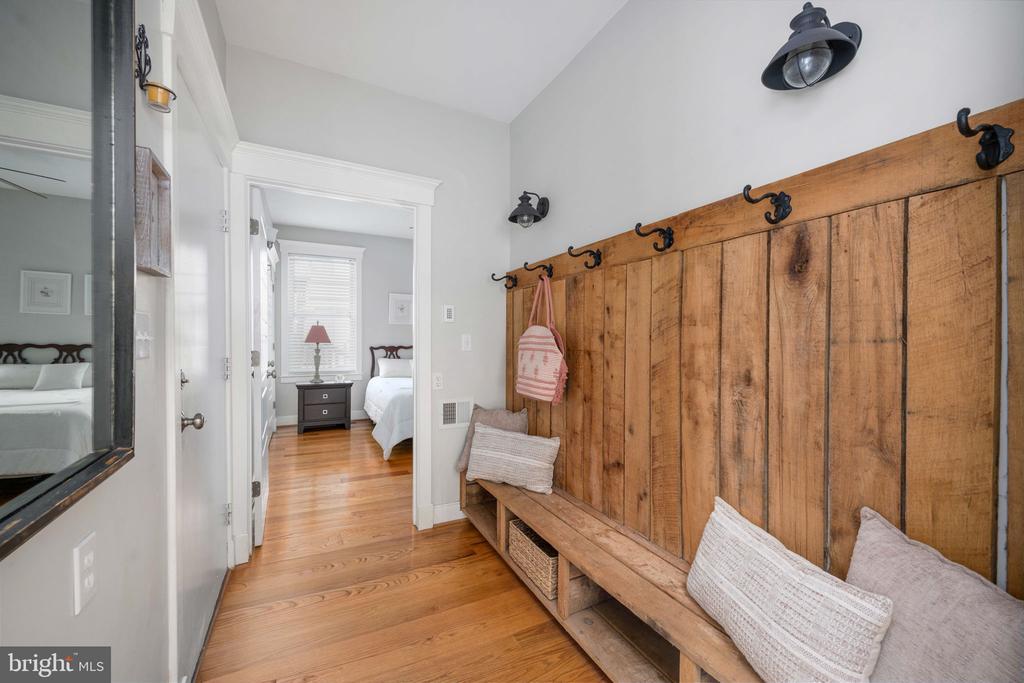 614 CORNWALLIS AVE, LOCUST GROVE, Virginia 22508, 6 Bedrooms Bedrooms, ,5 BathroomsBathrooms,Residential,614 CORNWALLIS AVE,VAOR2013926 MLS # VAOR2013926