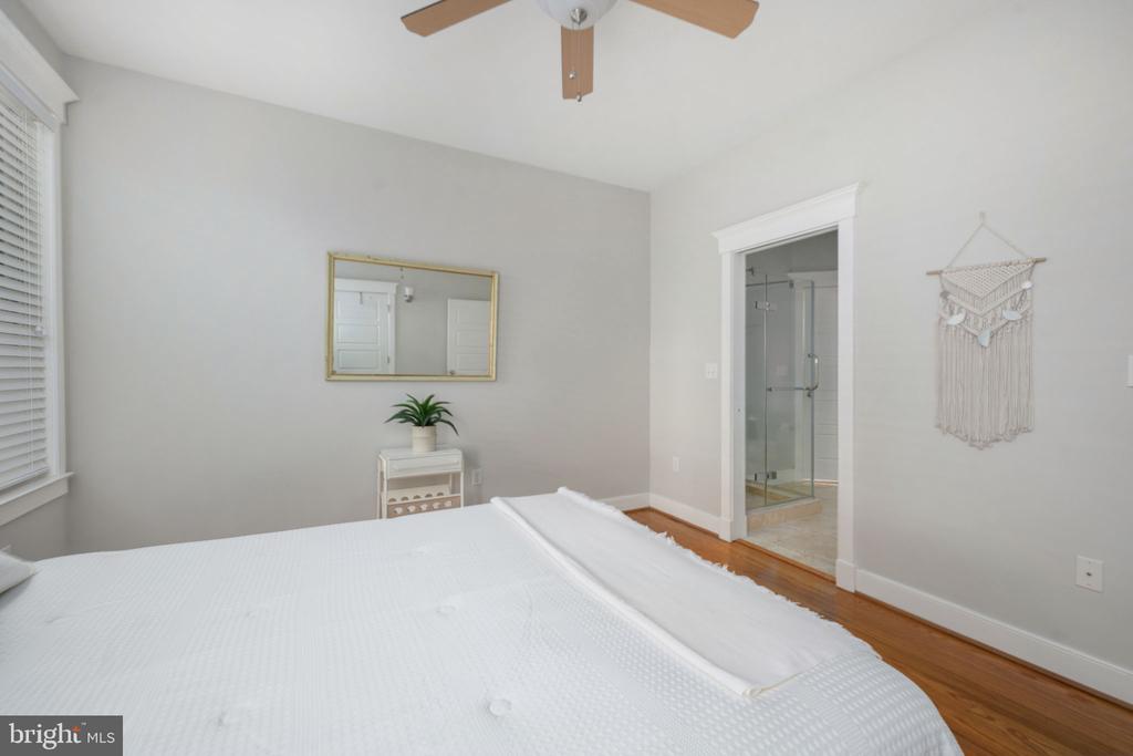 614 CORNWALLIS AVE, LOCUST GROVE, Virginia 22508, 6 Bedrooms Bedrooms, ,5 BathroomsBathrooms,Residential,614 CORNWALLIS AVE,VAOR2013926 MLS # VAOR2013926