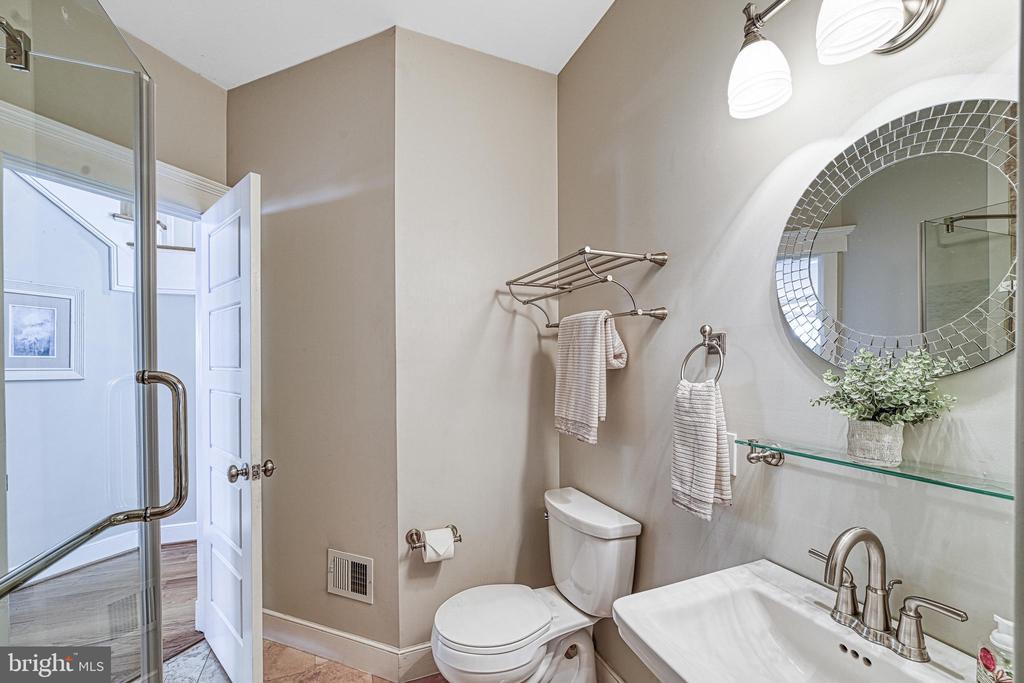 614 CORNWALLIS AVE, LOCUST GROVE, Virginia 22508, 6 Bedrooms Bedrooms, ,5 BathroomsBathrooms,Residential,614 CORNWALLIS AVE,VAOR2013926 MLS # VAOR2013926