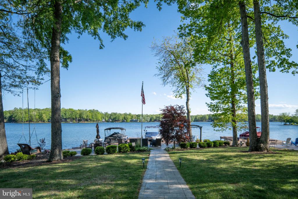 614 CORNWALLIS AVE, LOCUST GROVE, Virginia 22508, 6 Bedrooms Bedrooms, ,5 BathroomsBathrooms,Residential,614 CORNWALLIS AVE,VAOR2013926 MLS # VAOR2013926