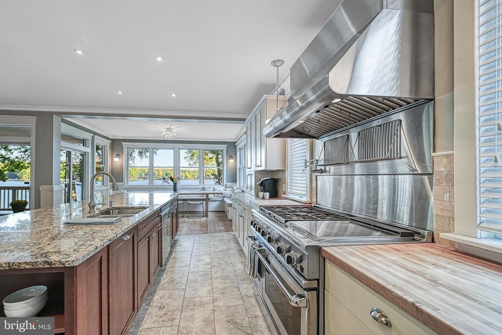 614 CORNWALLIS AVE, LOCUST GROVE, Virginia 22508, 6 Bedrooms Bedrooms, ,5 BathroomsBathrooms,Residential,614 CORNWALLIS AVE,VAOR2013926 MLS # VAOR2013926