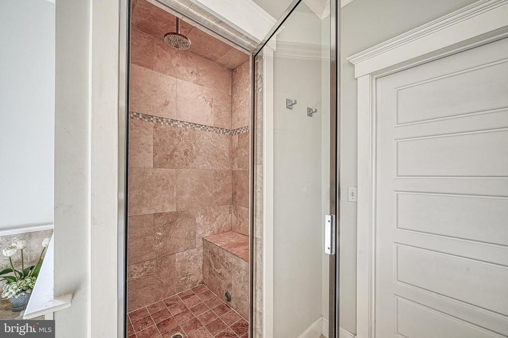 614 CORNWALLIS AVE, LOCUST GROVE, Virginia 22508, 6 Bedrooms Bedrooms, ,5 BathroomsBathrooms,Residential,614 CORNWALLIS AVE,VAOR2013926 MLS # VAOR2013926