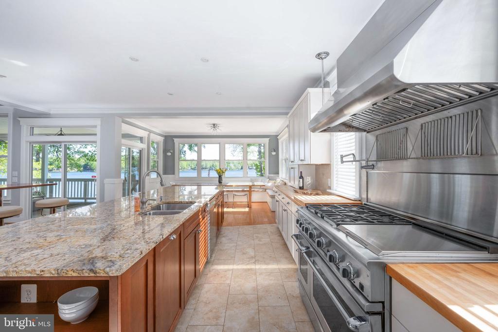 614 CORNWALLIS AVE, LOCUST GROVE, Virginia 22508, 6 Bedrooms Bedrooms, ,5 BathroomsBathrooms,Residential,614 CORNWALLIS AVE,VAOR2013926 MLS # VAOR2013926