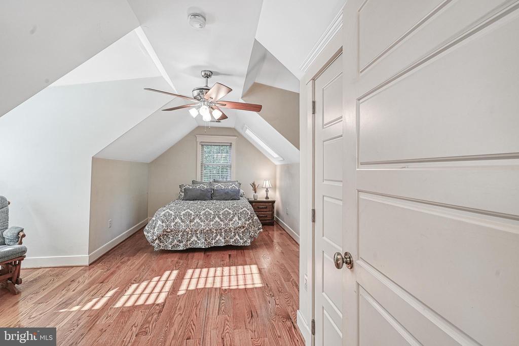 614 CORNWALLIS AVE, LOCUST GROVE, Virginia 22508, 6 Bedrooms Bedrooms, ,5 BathroomsBathrooms,Residential,614 CORNWALLIS AVE,VAOR2013926 MLS # VAOR2013926