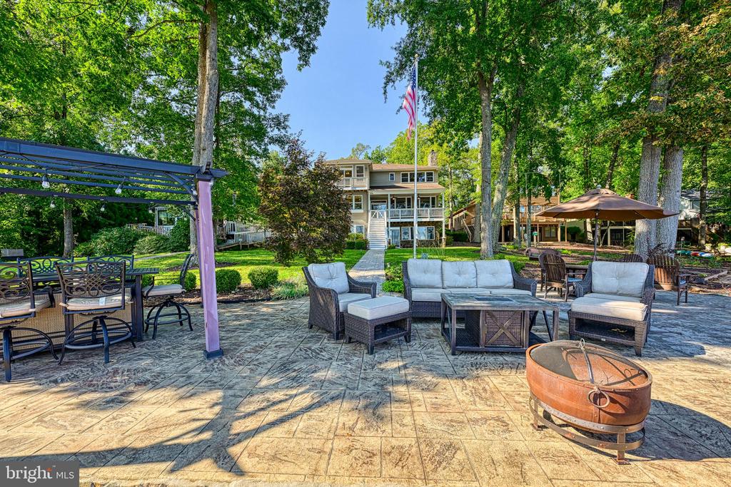 614 CORNWALLIS AVE, LOCUST GROVE, Virginia 22508, 6 Bedrooms Bedrooms, ,5 BathroomsBathrooms,Residential,614 CORNWALLIS AVE,VAOR2013926 MLS # VAOR2013926