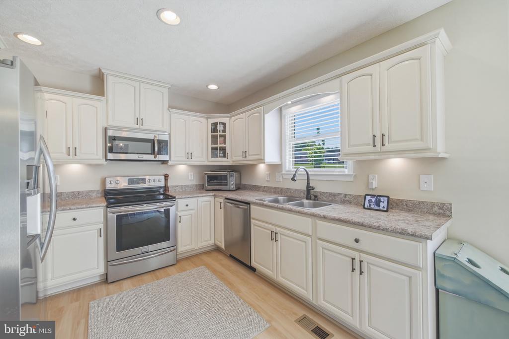 10 CUMBIA AVE, LURAY, Virginia 22835, 3 Bedrooms Bedrooms, ,2 BathroomsBathrooms,Residential,10 CUMBIA AVE,VAPA2006340 MLS # VAPA2006340