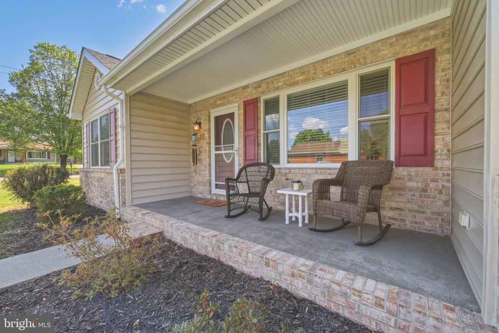 10 CUMBIA AVE, LURAY, Virginia 22835, 3 Bedrooms Bedrooms, ,2 BathroomsBathrooms,Residential,10 CUMBIA AVE,VAPA2006340 MLS # VAPA2006340