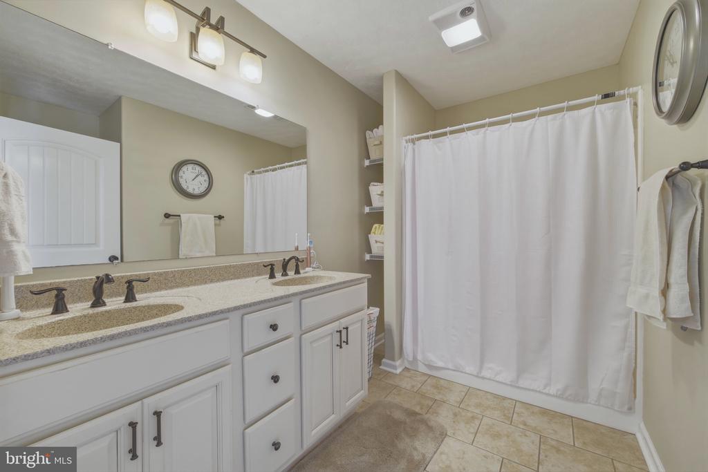 10 CUMBIA AVE, LURAY, Virginia 22835, 3 Bedrooms Bedrooms, ,2 BathroomsBathrooms,Residential,10 CUMBIA AVE,VAPA2006340 MLS # VAPA2006340