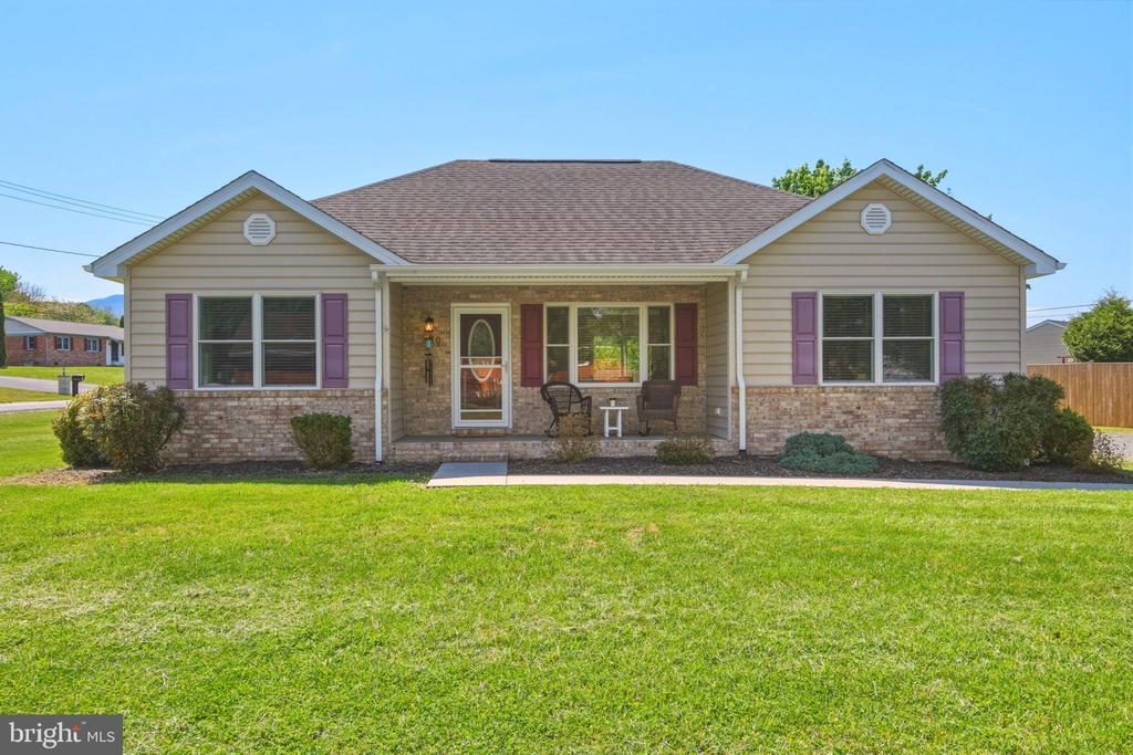 10 CUMBIA AVE, LURAY, Virginia 22835, 3 Bedrooms Bedrooms, ,2 BathroomsBathrooms,Residential,10 CUMBIA AVE,VAPA2006340 MLS # VAPA2006340