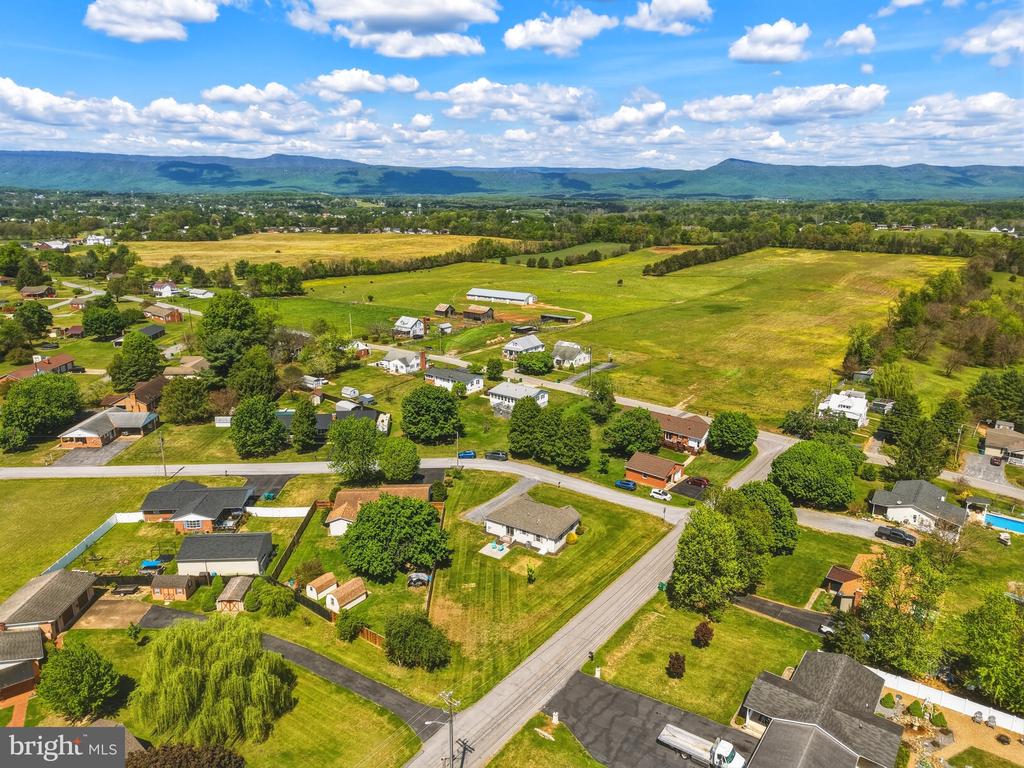 10 CUMBIA AVE, LURAY, Virginia 22835, 3 Bedrooms Bedrooms, ,2 BathroomsBathrooms,Residential,10 CUMBIA AVE,VAPA2006340 MLS # VAPA2006340