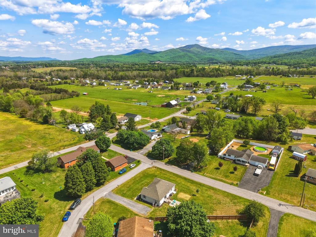 10 CUMBIA AVE, LURAY, Virginia 22835, 3 Bedrooms Bedrooms, ,2 BathroomsBathrooms,Residential,10 CUMBIA AVE,VAPA2006340 MLS # VAPA2006340