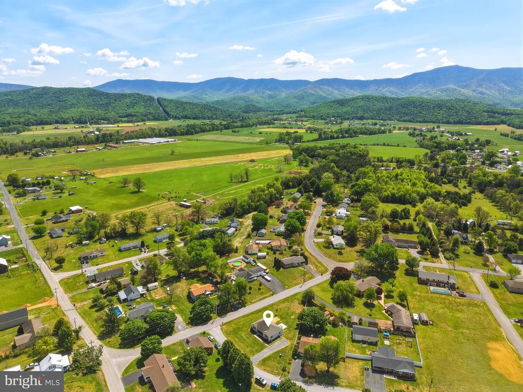 10 CUMBIA AVE, LURAY, Virginia 22835, 3 Bedrooms Bedrooms, ,2 BathroomsBathrooms,Residential,10 CUMBIA AVE,VAPA2006340 MLS # VAPA2006340