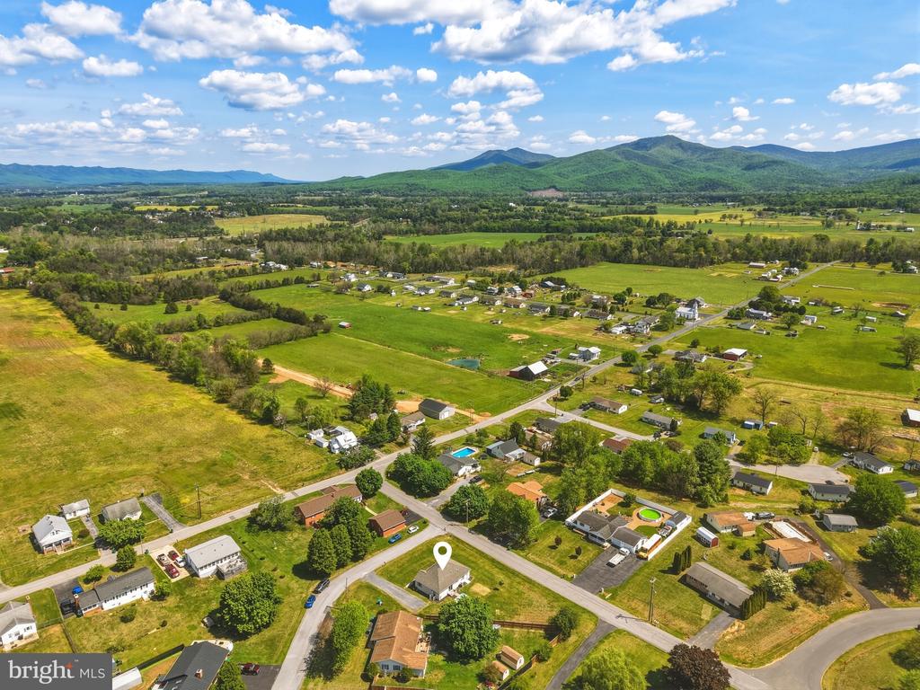 10 CUMBIA AVE, LURAY, Virginia 22835, 3 Bedrooms Bedrooms, ,2 BathroomsBathrooms,Residential,10 CUMBIA AVE,VAPA2006340 MLS # VAPA2006340