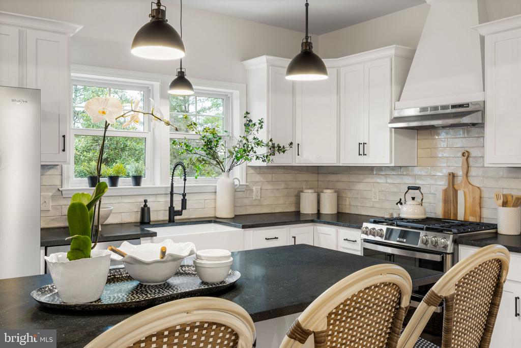 104 E HAVEN CT, CHARLOTTESVILLE, Virginia 22911, 4 Bedrooms Bedrooms, ,3 BathroomsBathrooms,Residential,104 E HAVEN CT,VAAB2001214 MLS # VAAB2001214