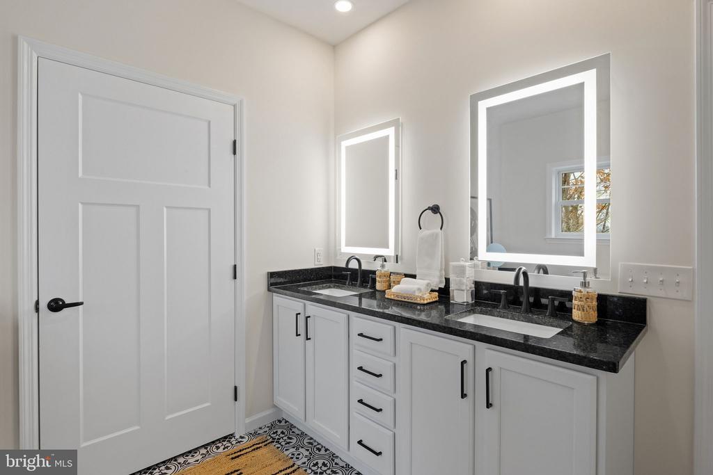 104 E HAVEN CT, CHARLOTTESVILLE, Virginia 22911, 4 Bedrooms Bedrooms, ,3 BathroomsBathrooms,Residential,104 E HAVEN CT,VAAB2001214 MLS # VAAB2001214