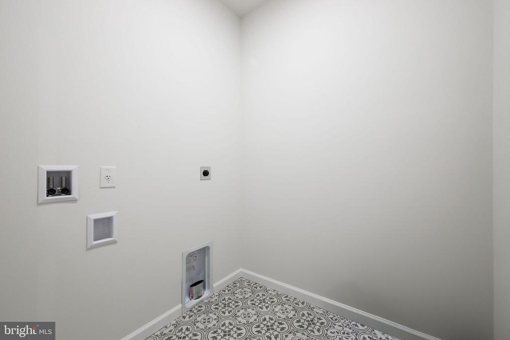 104 E HAVEN CT, CHARLOTTESVILLE, Virginia 22911, 4 Bedrooms Bedrooms, ,3 BathroomsBathrooms,Residential,104 E HAVEN CT,VAAB2001214 MLS # VAAB2001214