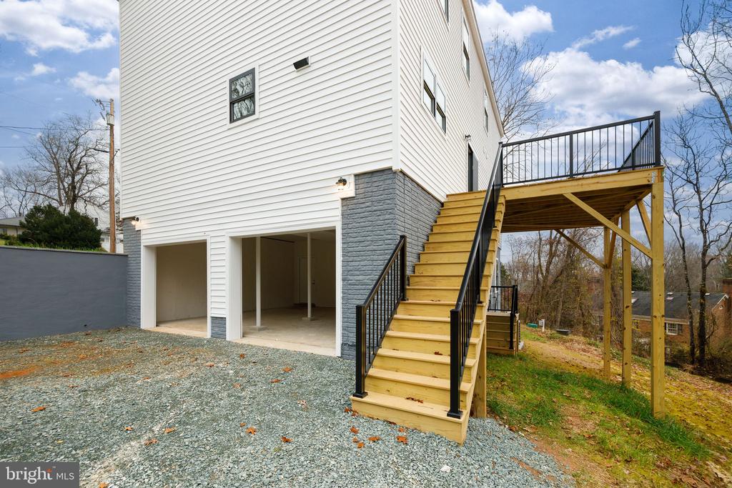 104 E HAVEN CT, CHARLOTTESVILLE, Virginia 22911, 4 Bedrooms Bedrooms, ,3 BathroomsBathrooms,Residential,104 E HAVEN CT,VAAB2001214 MLS # VAAB2001214