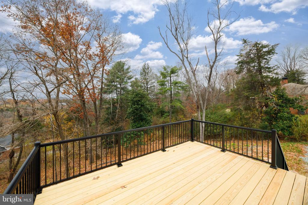 104 E HAVEN CT, CHARLOTTESVILLE, Virginia 22911, 4 Bedrooms Bedrooms, ,3 BathroomsBathrooms,Residential,104 E HAVEN CT,VAAB2001214 MLS # VAAB2001214