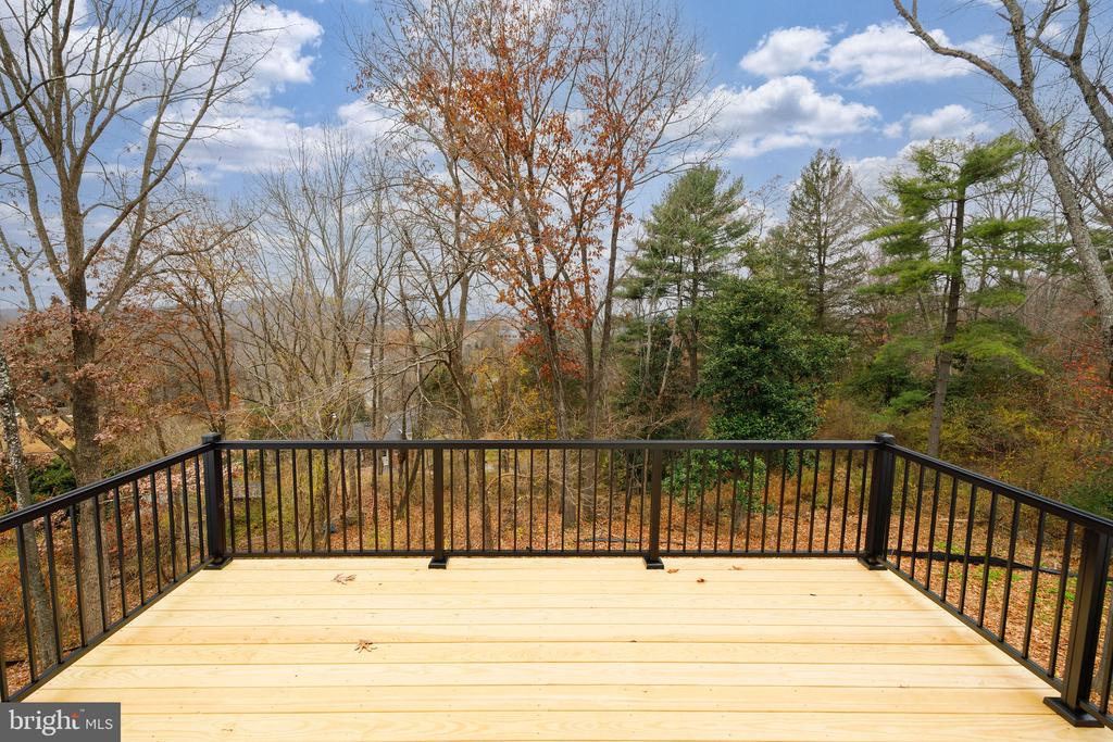 104 E HAVEN CT, CHARLOTTESVILLE, Virginia 22911, 4 Bedrooms Bedrooms, ,3 BathroomsBathrooms,Residential,104 E HAVEN CT,VAAB2001214 MLS # VAAB2001214