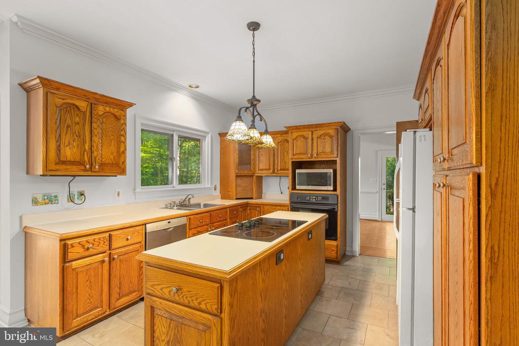 6800 WEEDON DR, FREDERICKSBURG, Virginia 22407, 4 Bedrooms Bedrooms, ,2 BathroomsBathrooms,Residential,6800 WEEDON DR,VASP2041186 MLS # VASP2041186