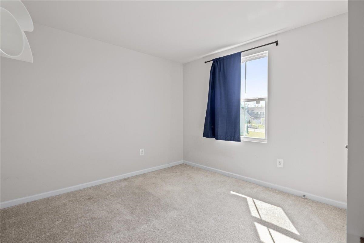 2125 SHOESHINE AVE, ROCKINGHAM, Virginia 22801, 5 Bedrooms Bedrooms, ,2 BathroomsBathrooms,Residential,2125 SHOESHINE AVE,676255 MLS # 676255