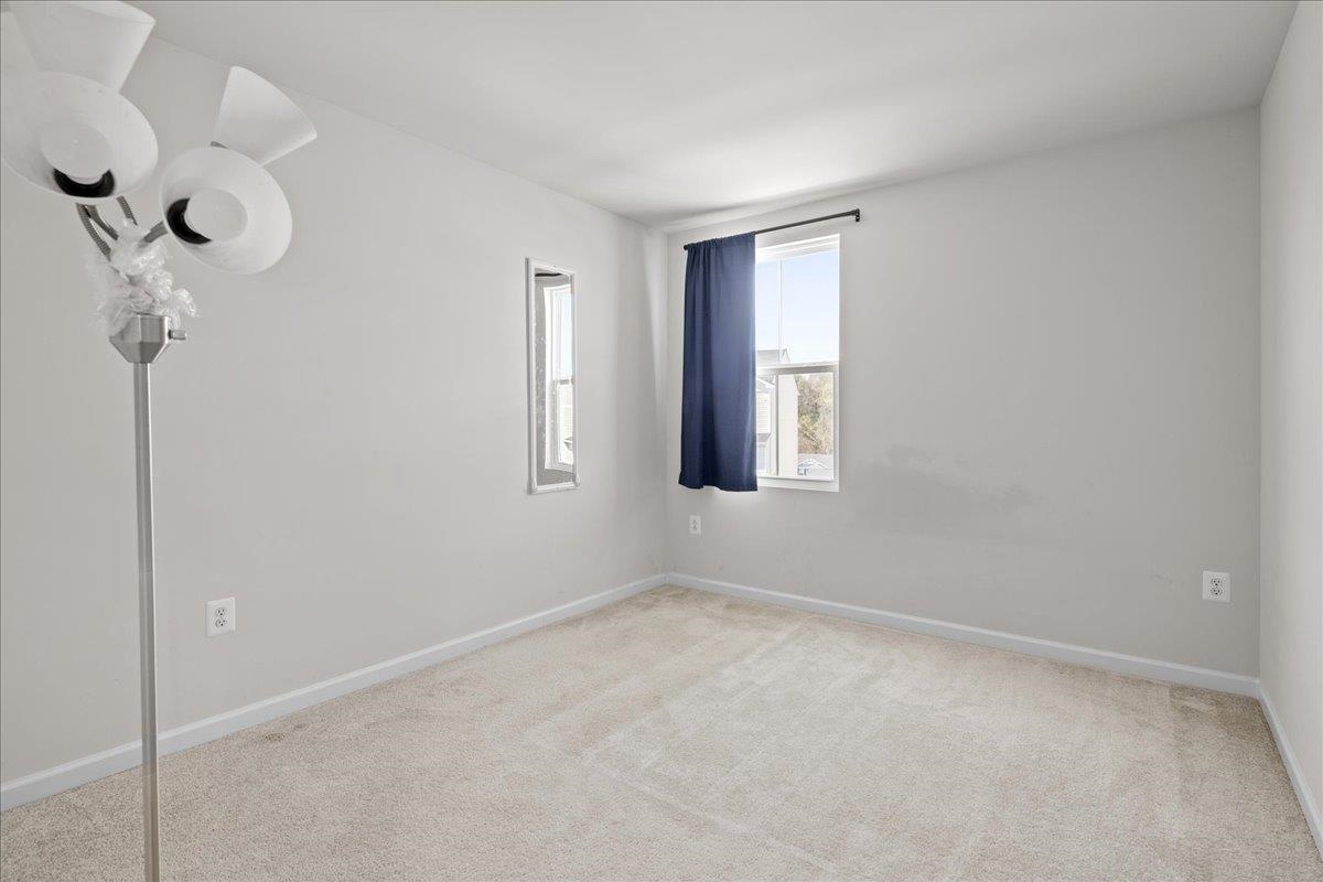 2125 SHOESHINE AVE, ROCKINGHAM, Virginia 22801, 5 Bedrooms Bedrooms, ,2 BathroomsBathrooms,Residential,2125 SHOESHINE AVE,676255 MLS # 676255