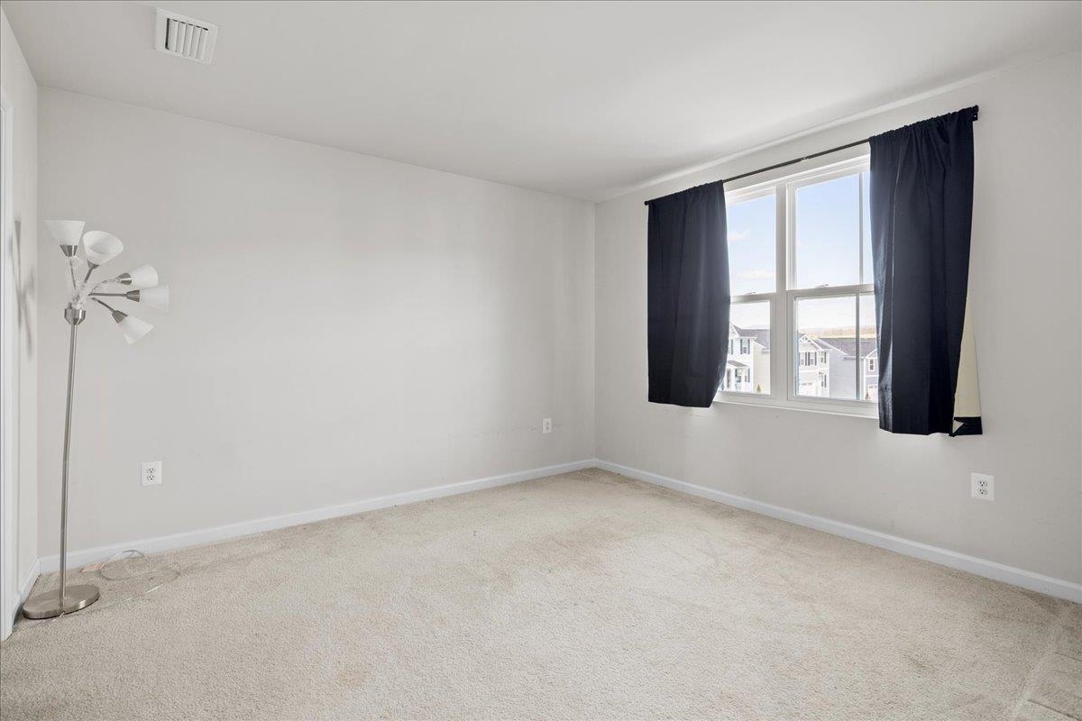 2125 SHOESHINE AVE, ROCKINGHAM, Virginia 22801, 5 Bedrooms Bedrooms, ,2 BathroomsBathrooms,Residential,2125 SHOESHINE AVE,676255 MLS # 676255