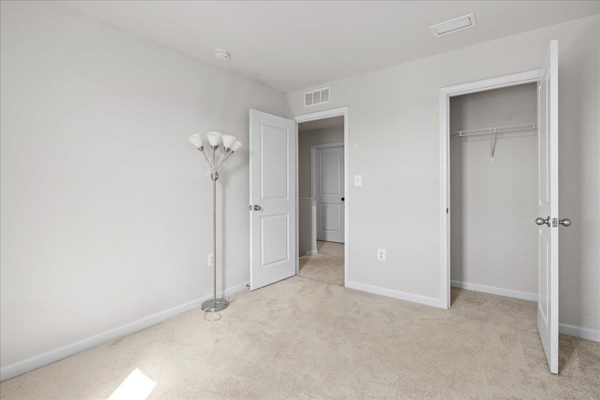 2125 SHOESHINE AVE, ROCKINGHAM, Virginia 22801, 5 Bedrooms Bedrooms, ,2 BathroomsBathrooms,Residential,2125 SHOESHINE AVE,676255 MLS # 676255