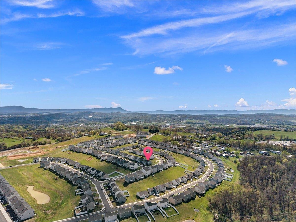 2125 SHOESHINE AVE, ROCKINGHAM, Virginia 22801, 5 Bedrooms Bedrooms, ,2 BathroomsBathrooms,Residential,2125 SHOESHINE AVE,676255 MLS # 676255