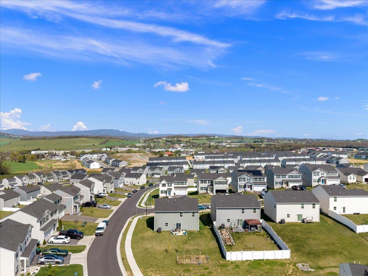 2125 SHOESHINE AVE, ROCKINGHAM, Virginia 22801, 5 Bedrooms Bedrooms, ,2 BathroomsBathrooms,Residential,2125 SHOESHINE AVE,676255 MLS # 676255