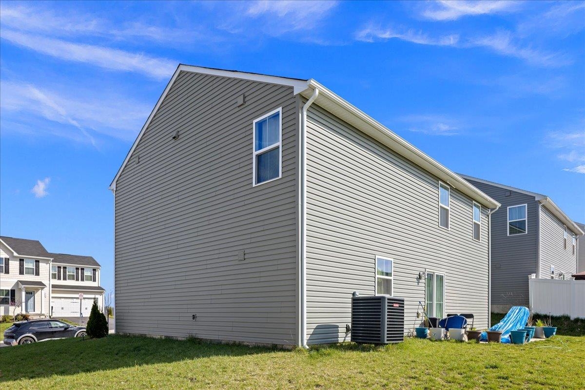 2125 SHOESHINE AVE, ROCKINGHAM, Virginia 22801, 5 Bedrooms Bedrooms, ,2 BathroomsBathrooms,Residential,2125 SHOESHINE AVE,676255 MLS # 676255