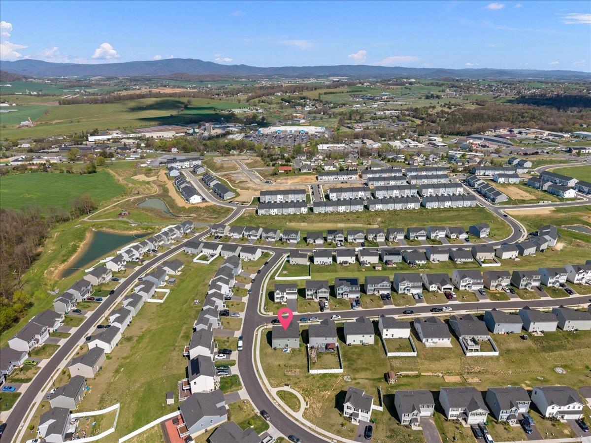 2125 SHOESHINE AVE, ROCKINGHAM, Virginia 22801, 5 Bedrooms Bedrooms, ,2 BathroomsBathrooms,Residential,2125 SHOESHINE AVE,676255 MLS # 676255