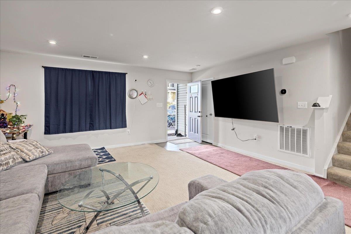 2125 SHOESHINE AVE, ROCKINGHAM, Virginia 22801, 5 Bedrooms Bedrooms, ,2 BathroomsBathrooms,Residential,2125 SHOESHINE AVE,676255 MLS # 676255