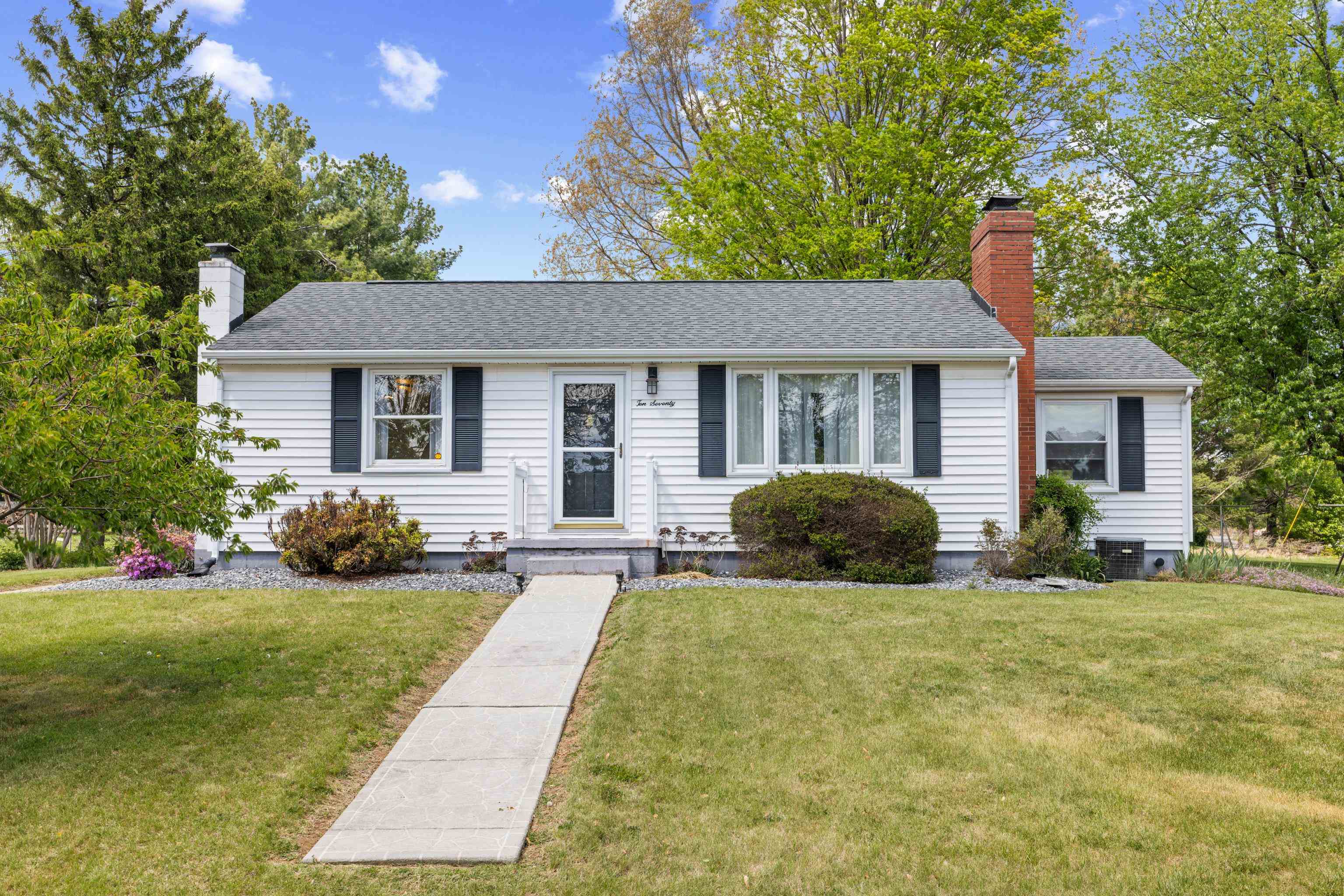 1070 HARMAN RD, HARRISONBURG, Virginia 22802, 2 Bedrooms Bedrooms, ,1 BathroomBathrooms,Residential,Home Sweet NextHome,1070 HARMAN RD,676265 MLS # 676265