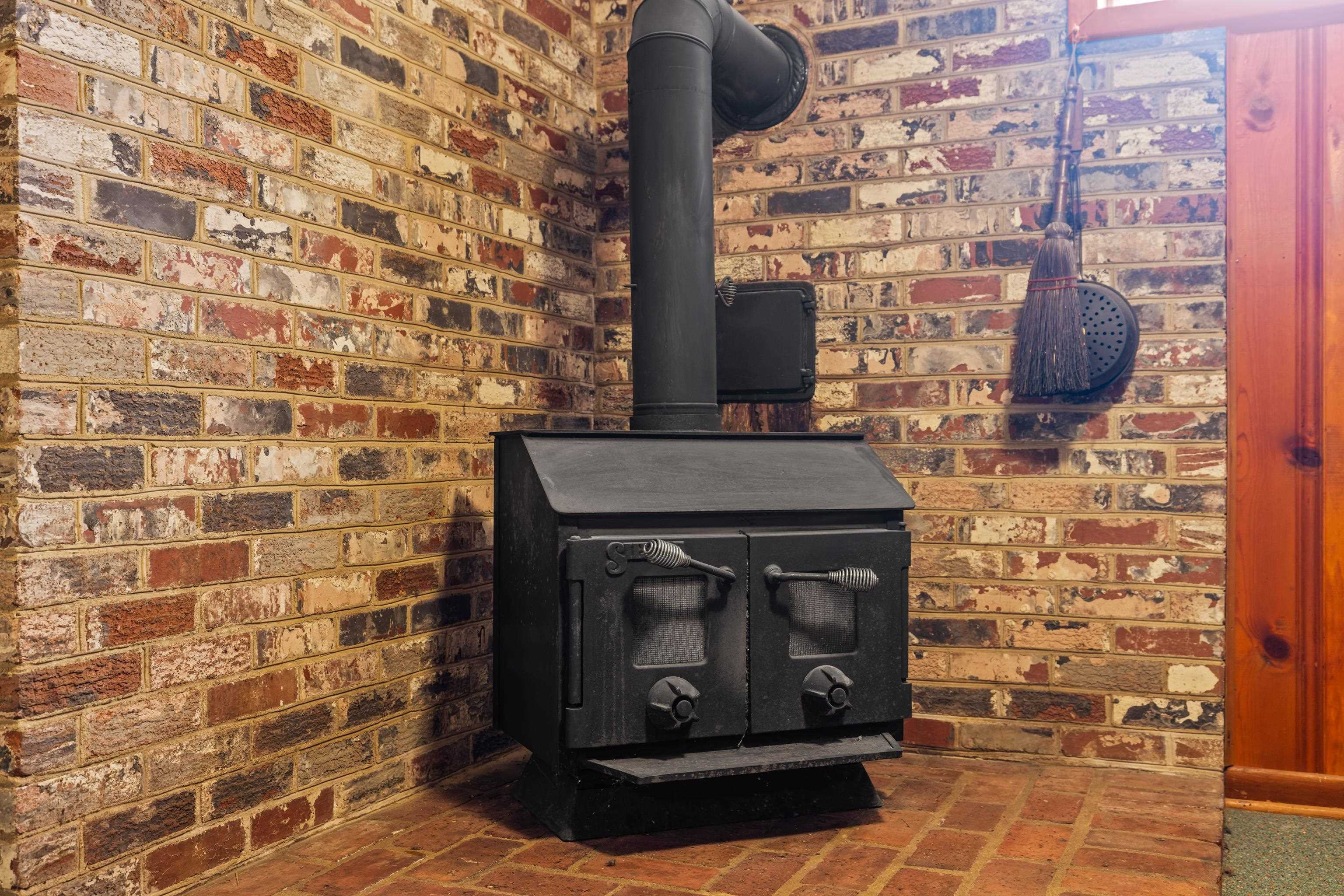 1070 HARMAN RD, HARRISONBURG, Virginia 22802, 2 Bedrooms Bedrooms, ,1 BathroomBathrooms,Residential,Home Sweet NextHome,1070 HARMAN RD,676265 MLS # 676265